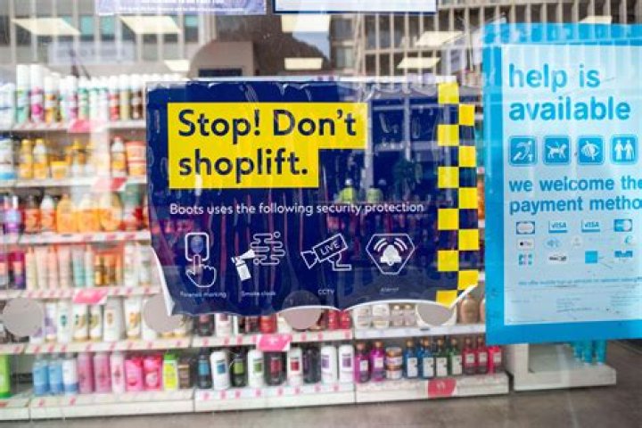 Understanding Your Rights When Wrongly Accused Of Shoplifting In The UK